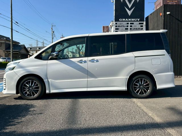 TOYOTA VOXY 2015 Image 31