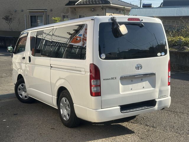 TOYOTA HIACE VAN 2WD 2013 Image 31