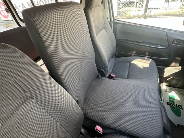 TOYOTA HIACE VAN 2WD 2013 Image 31