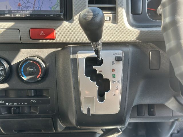 TOYOTA HIACE VAN 2WD 2013 Image 31