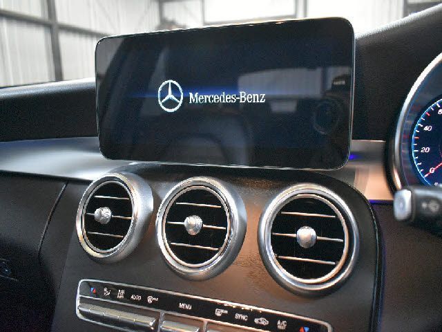 MERCEDES BENZ C CLAS 2019 Image 31