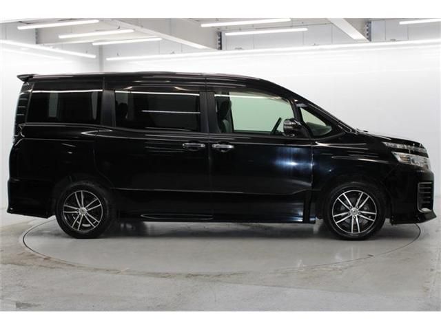 TOYOTA VOXY 2015 Image 31