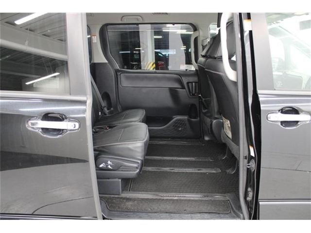 TOYOTA VOXY 2015 Image 31