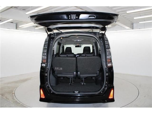 TOYOTA VOXY 2015 Image 31