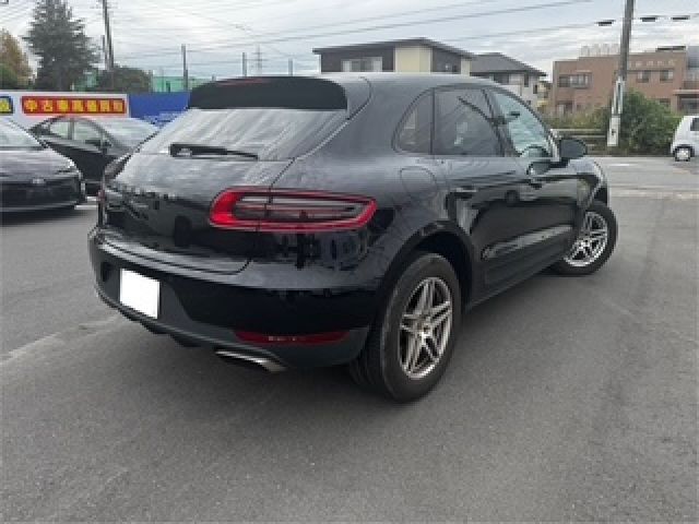 PORSCHE MACAN 2016 Image 31