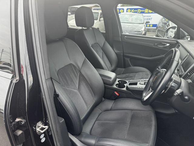 PORSCHE MACAN 2016 Image 31