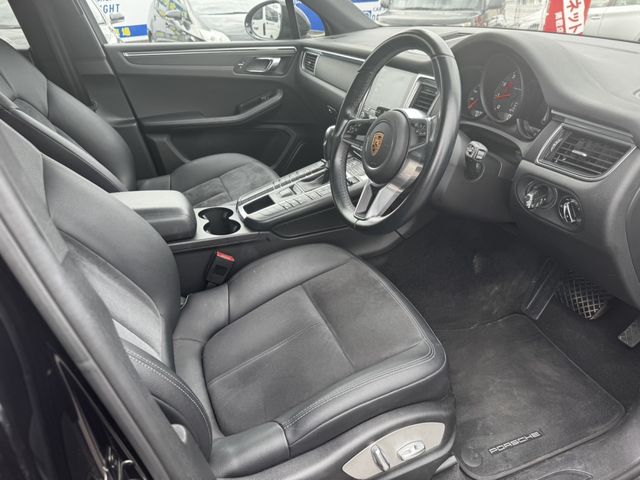 PORSCHE MACAN 2016 Image 31