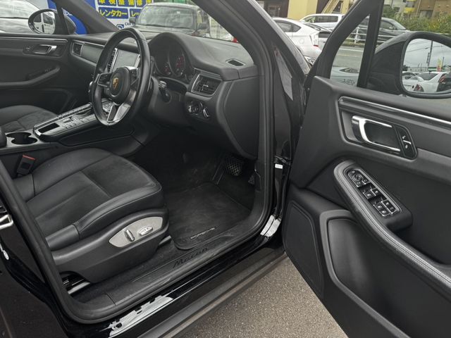 PORSCHE MACAN 2016 Image 31