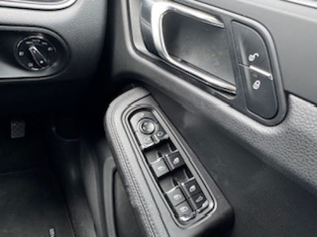 PORSCHE MACAN 2016 Image 31