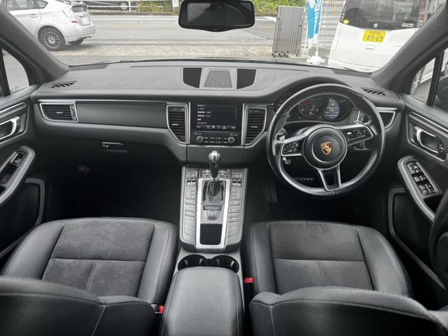 PORSCHE MACAN 2016 Image 31