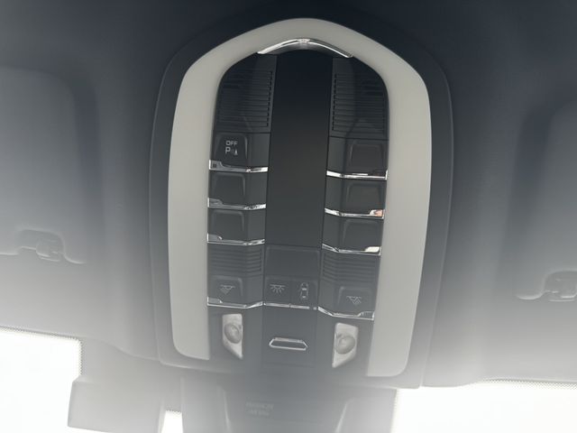 PORSCHE MACAN 2016 Image 31