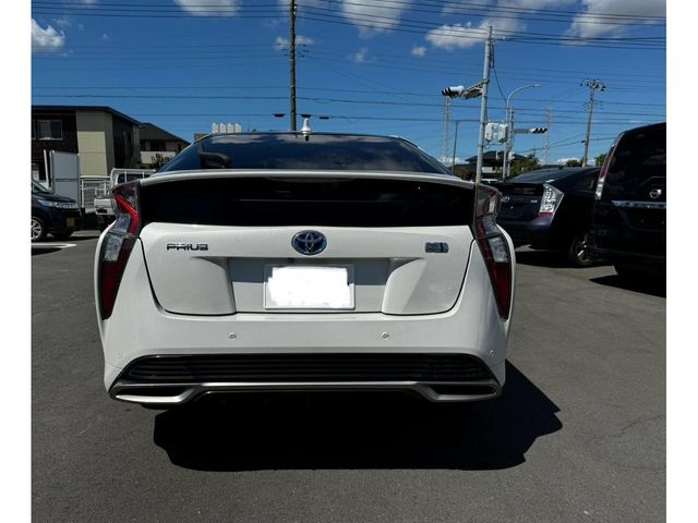 TOYOTA PRIUS 2017 Image 31