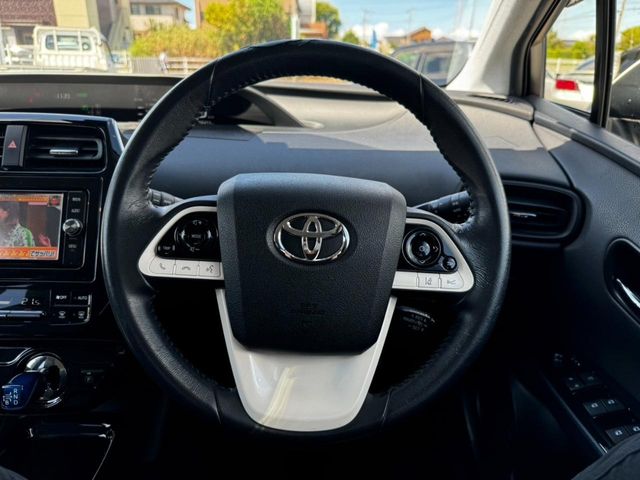 TOYOTA PRIUS 2017 Image 31