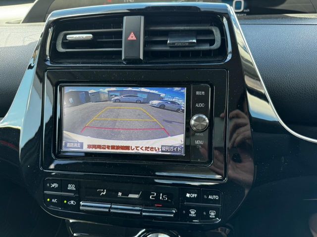 TOYOTA PRIUS 2017 Image 31