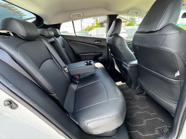 TOYOTA PRIUS 2017 Image 31