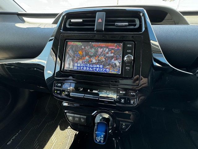 TOYOTA PRIUS 2017 Image 31