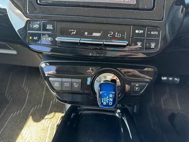 TOYOTA PRIUS 2017 Image 31