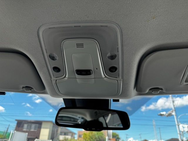 TOYOTA PRIUS 2017 Image 31