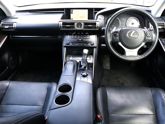 TOYOTA LEXUS IS300H 2013 Image 31