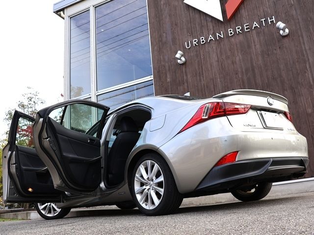 TOYOTA LEXUS IS300H 2013 Image 31