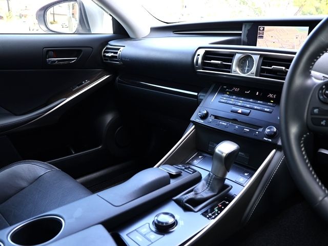 TOYOTA LEXUS IS300H 2013 Image 31