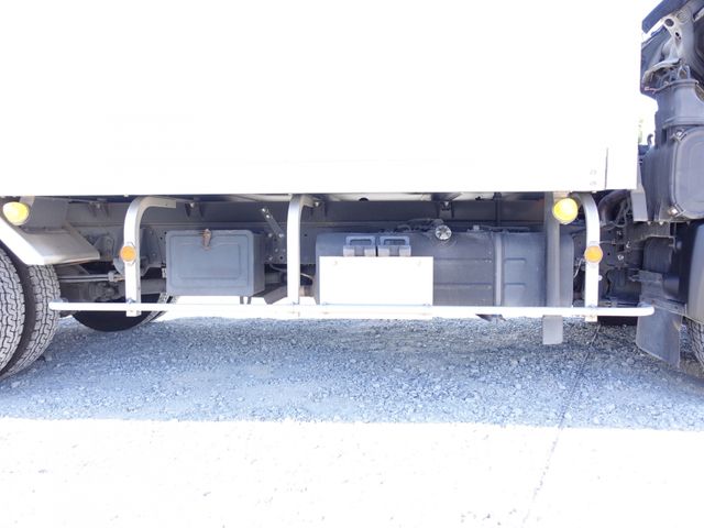 HINO DUTRO 2017 Image 31