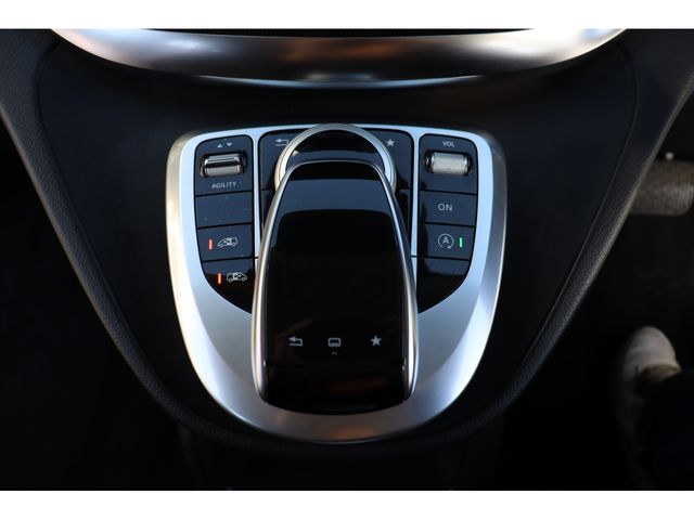 MERCEDES BENZ V CLAS 2015 Image 31