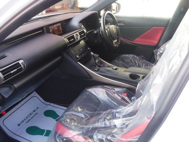 TOYOTA LEXUS IS300H 2015 Image 31