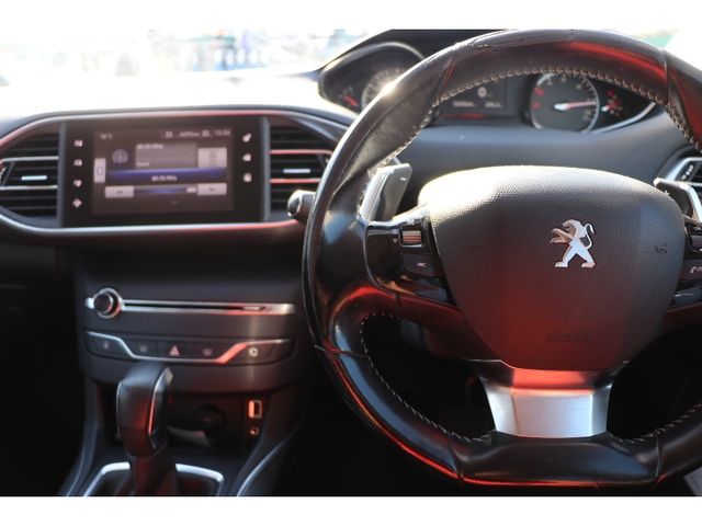 PEUGEOT 308 2017 Image 31