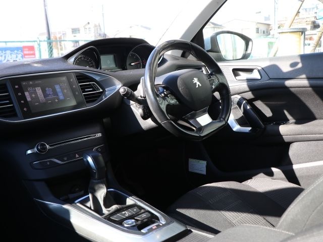 PEUGEOT 308 2017 Image 31