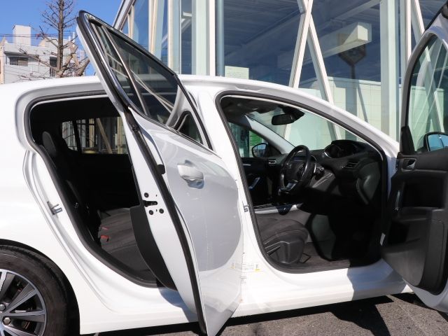 PEUGEOT 308 2017 Image 31