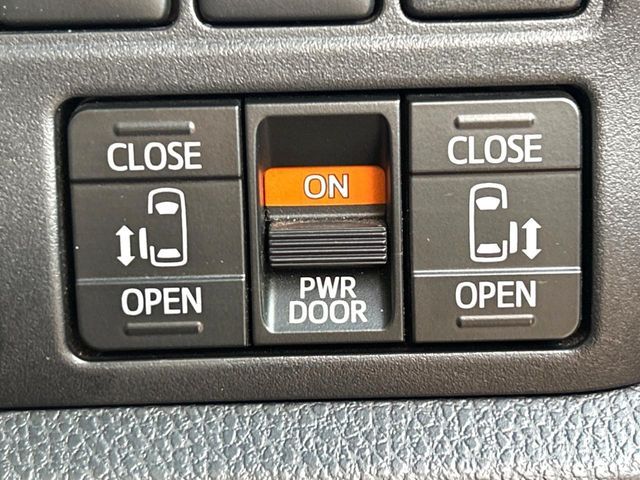 TOYOTA VOXY 4WD 2021 Image 31