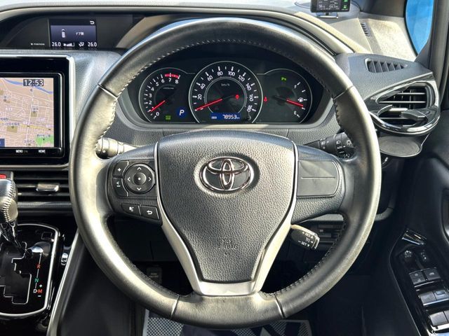 TOYOTA VOXY 4WD 2021 Image 31