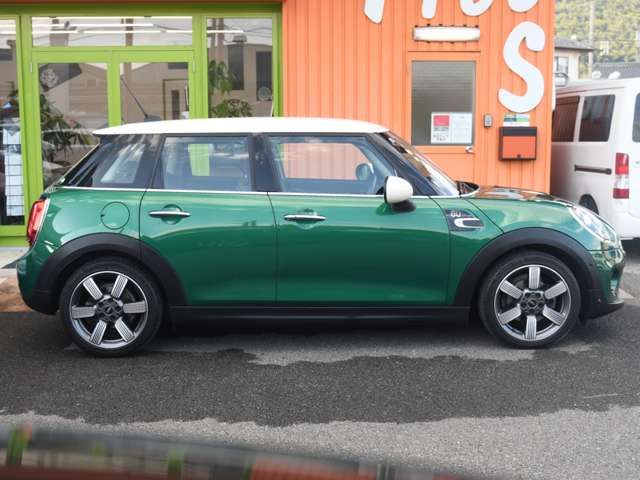 BMW MINI COOPER D 5DOOR 2019 Image 31