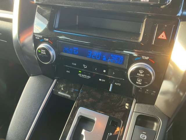 TOYOTA VELLFIRE 2017 Image 31