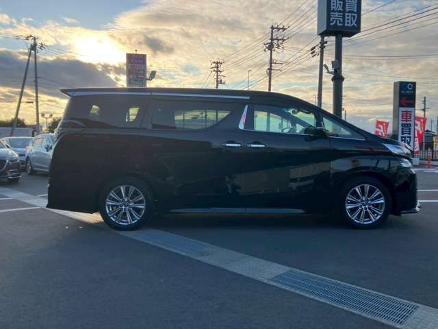 TOYOTA VELLFIRE 2017 Image 31