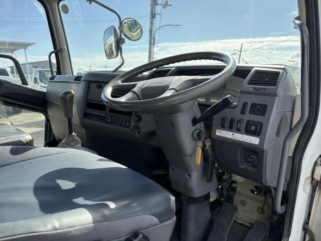 MITSUBISHI FUSOU FIGHTER 2011 Image 31