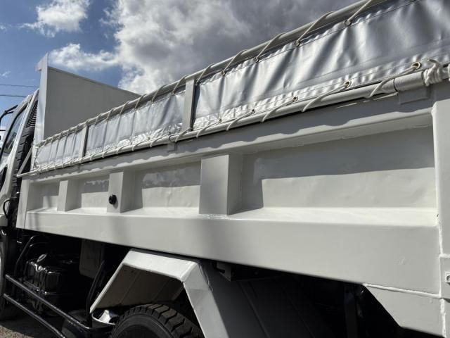 MITSUBISHI FUSOU FIGHTER 2011 Image 31