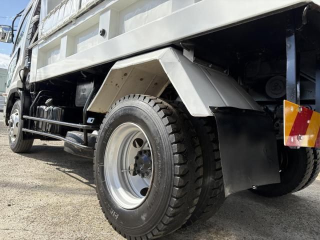 MITSUBISHI FUSOU FIGHTER 2011 Image 31