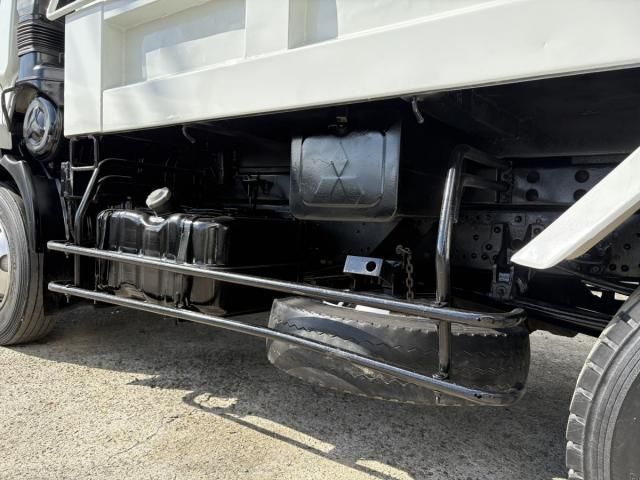 MITSUBISHI FUSOU FIGHTER 2011 Image 31