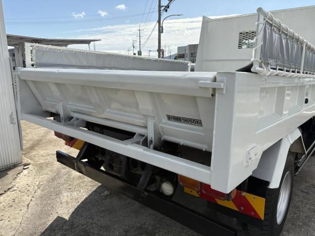 MITSUBISHI FUSOU FIGHTER 2011 Image 31