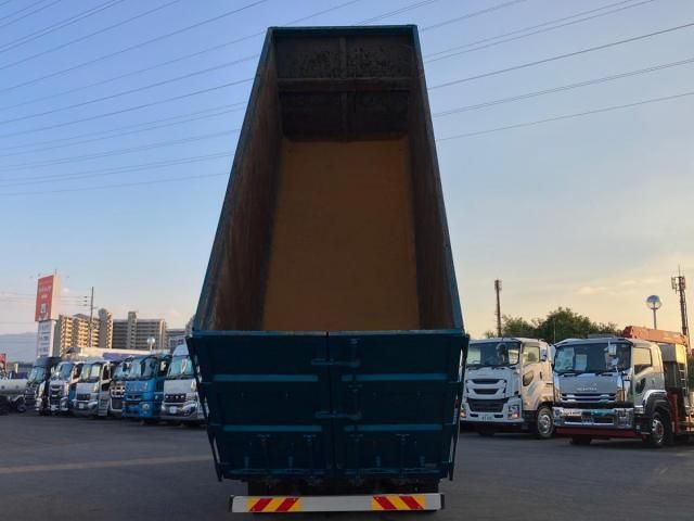 MITSUBISHI FUSOU SUPER GREAT 2016 Image 31