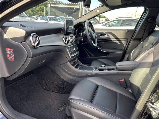 MERCEDES BENZ GLA CL 2019 Image 31