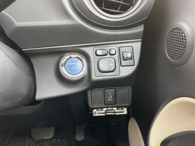 TOYOTA AQUA 2014 Image 31