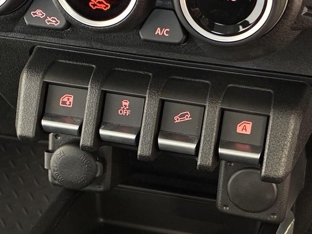 SUZUKI JIMNY NOMADE 2025 Image 31