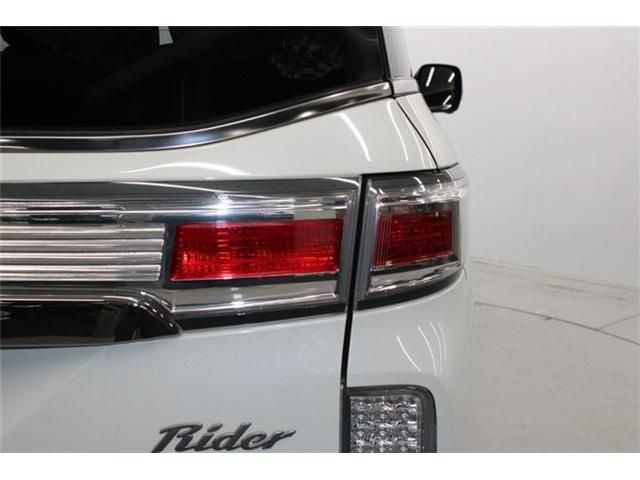 NISSAN ELGRAND 2014 Image 31