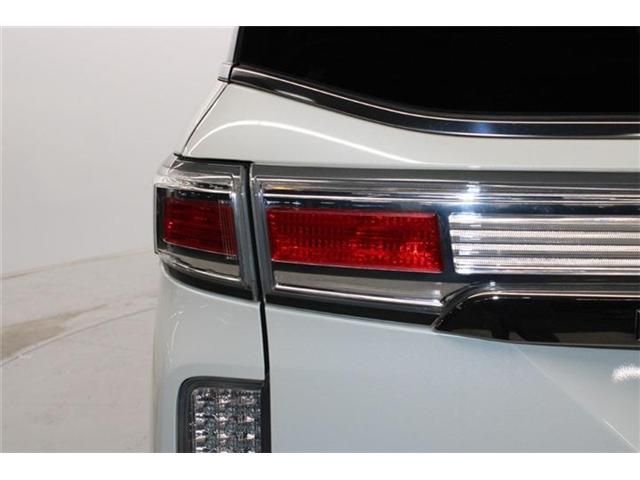 NISSAN ELGRAND 2014 Image 31