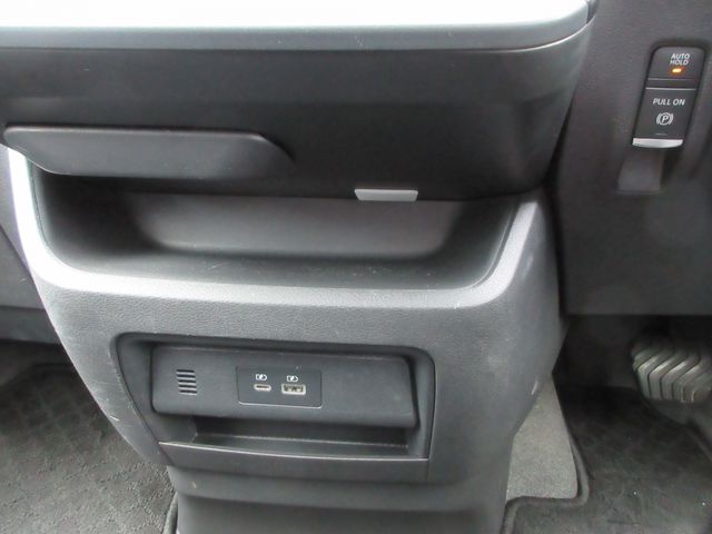 NISSAN SERENA  WG 4WD 2023 Image 31