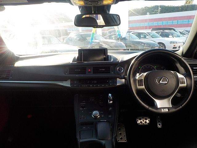 TOYOTA LEXUS CT200H 2012 Image 31