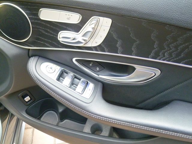 MERCEDES BENZ C CLAS 2018 Image 31